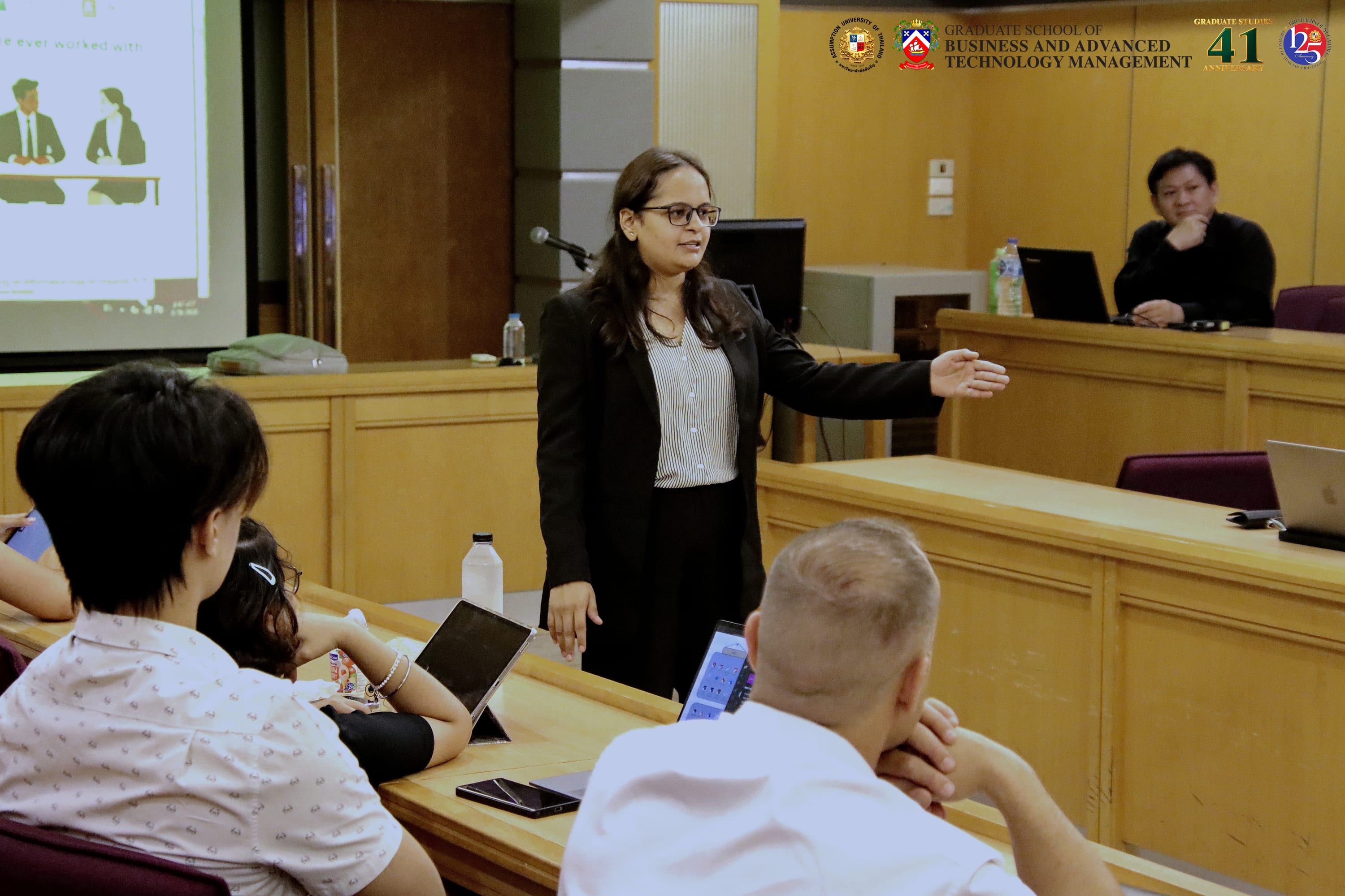 Photograph 3 accompanying: MBA Students Gain Global Insights into Leadership and Organizational Behavior from CHARUSAT Visiting Faculty