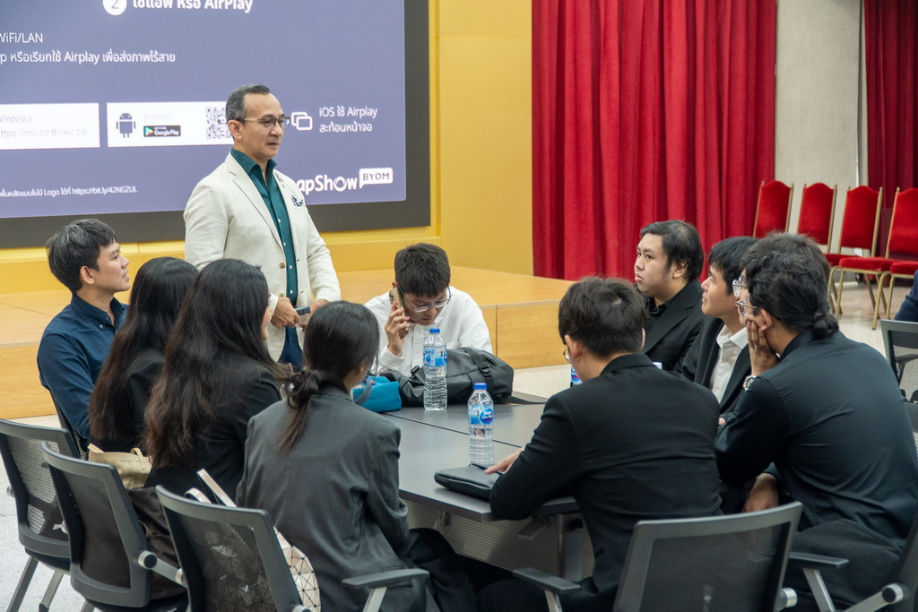 Photograph 2 accompanying: MBA and Beyond Takes Business Learning Further