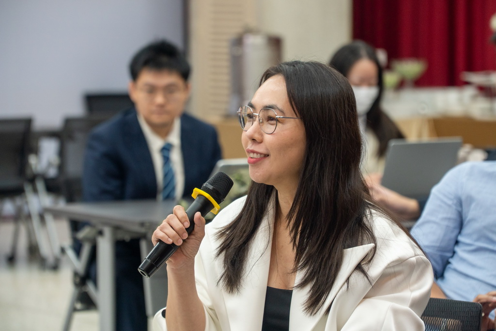 Photograph 5 accompanying: MBA and Beyond Takes Business Learning Further