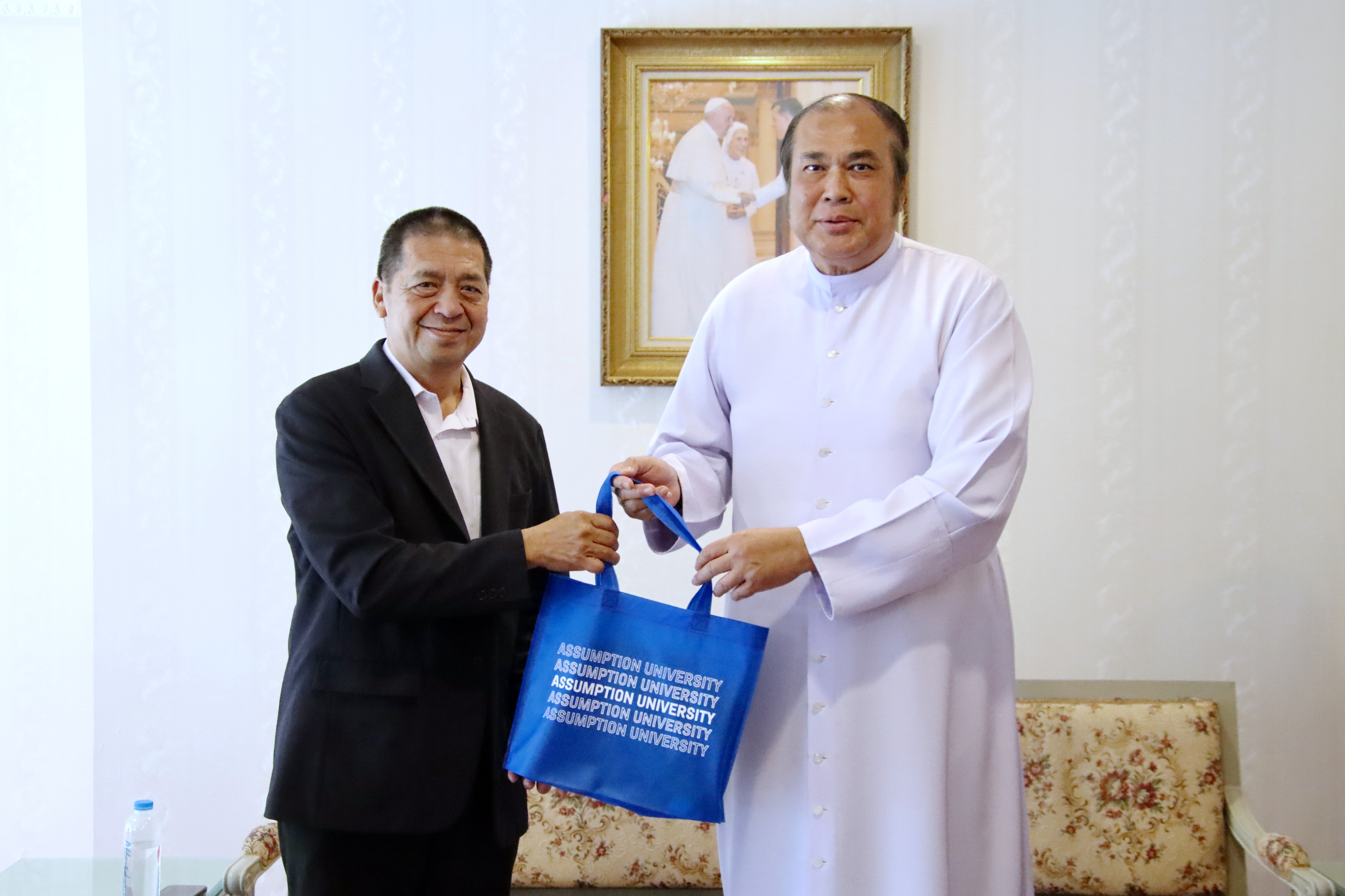 Photograph 4 accompanying: ABAC and SAIC–MG Strengthen Strategic Collaboration on EV and New Energy Development
