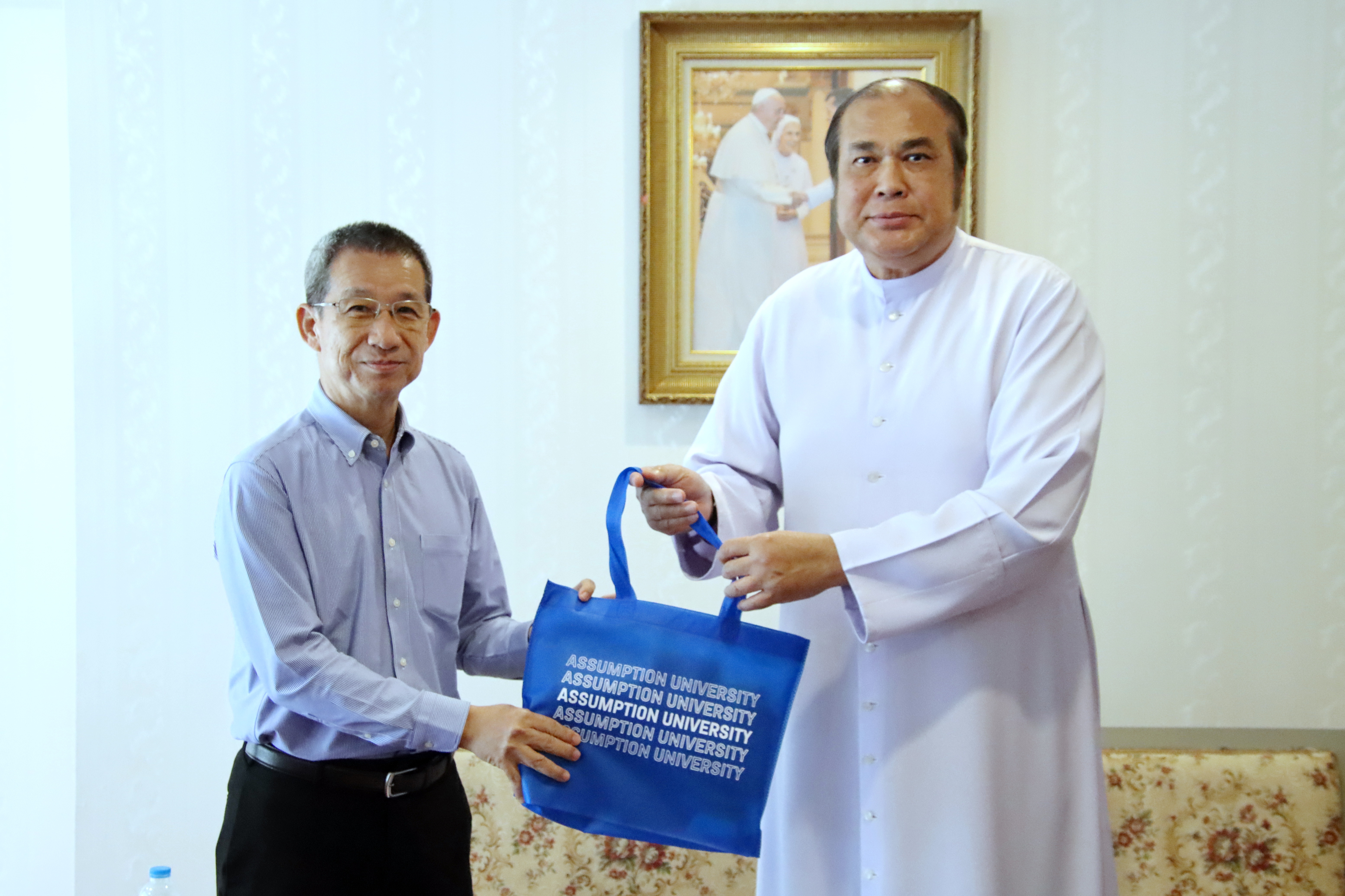 Photograph 5 accompanying: ABAC and SAIC–MG Strengthen Strategic Collaboration on EV and New Energy Development