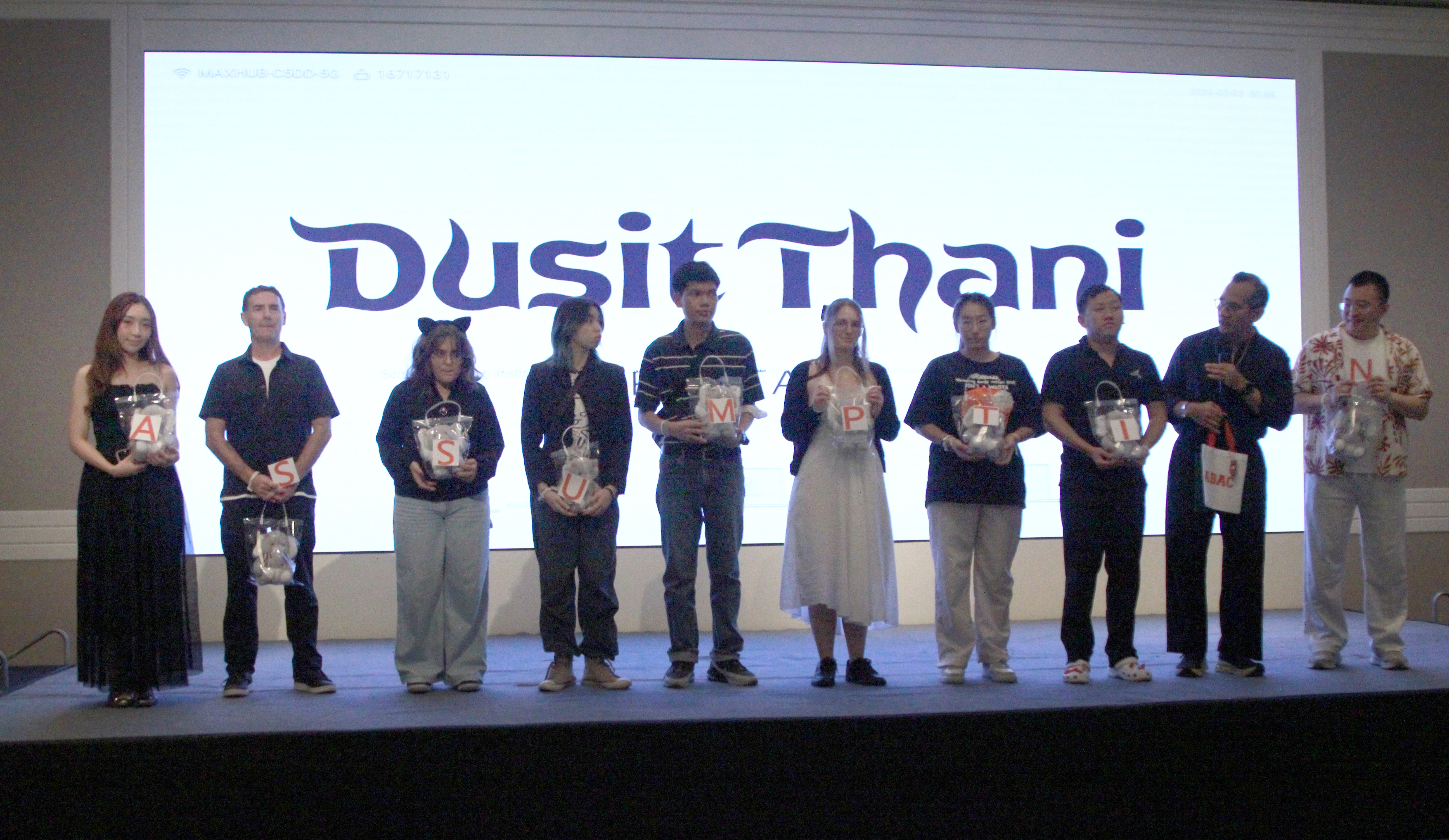 Photograph 7 accompanying: Freshmen Seminar Brought AU Graduate Students Together in Pattaya