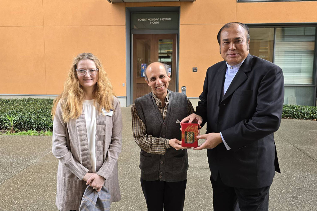Photograph 2 accompanying: AU Deepens Strategic Partnership with UC Davis