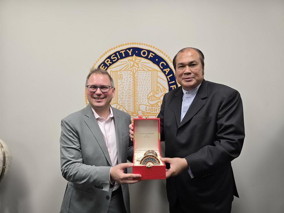 Photograph 5 accompanying: AU Deepens Strategic Partnership with UC Davis