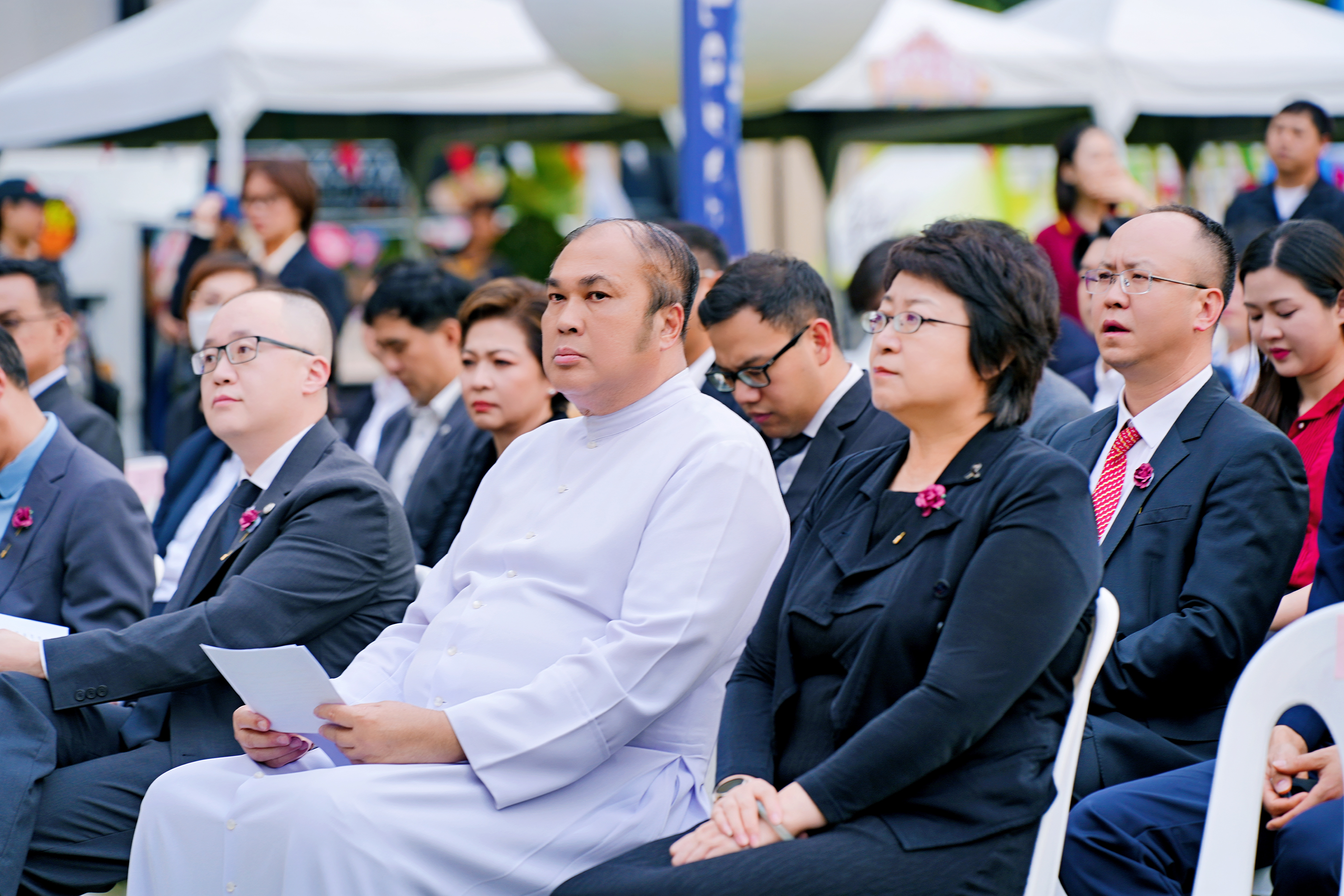 Photograph 9 accompanying: AU Showcases Industry Collaboration in New Energy Development Journey Book